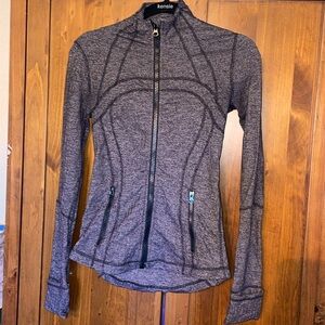 Lululemon Jacket with turn over hand covers and thumb holes size 4